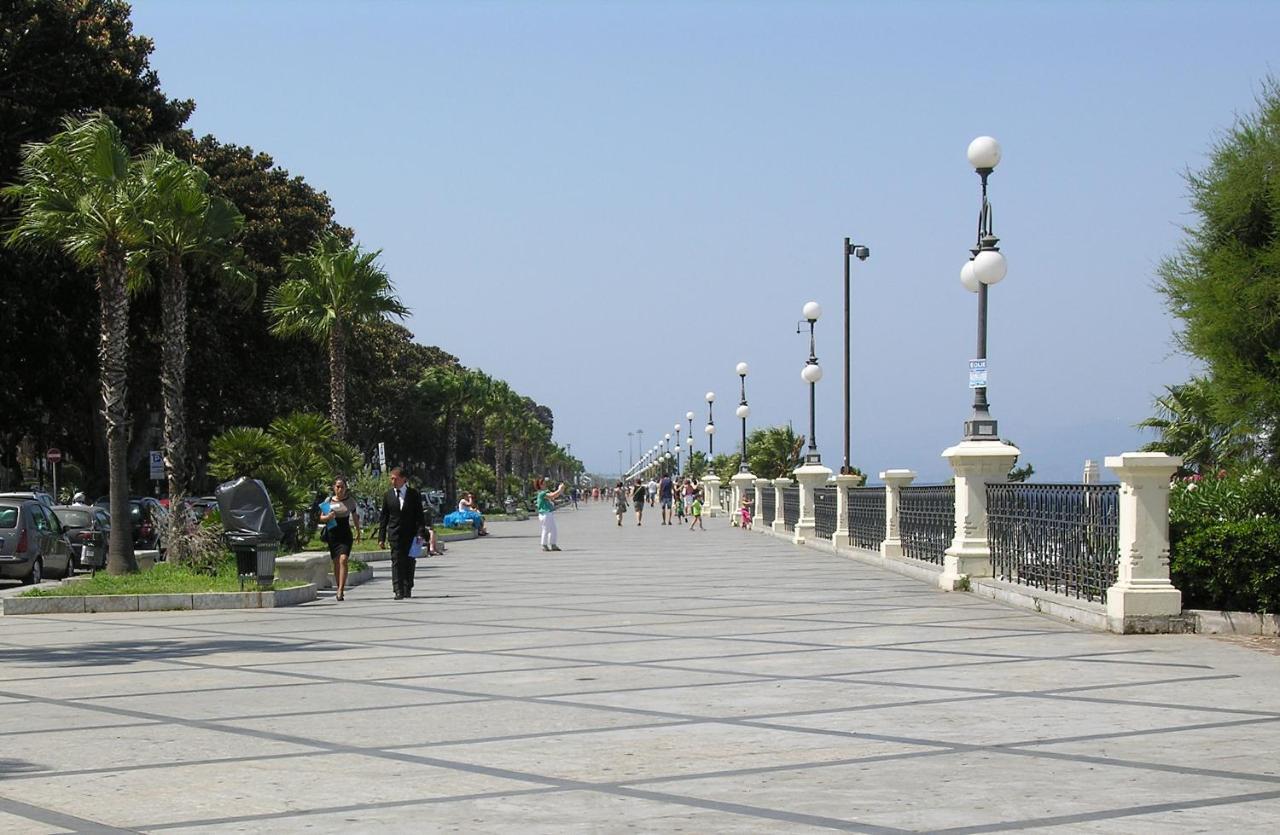 Villa La Fenice เรจโจ ดี คาลาเบีย ภายนอก รูปภาพ